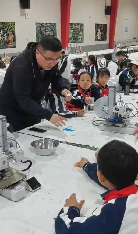 校园动态丨丽泽小学:逐光踏青知行路 畅享春光智趣游